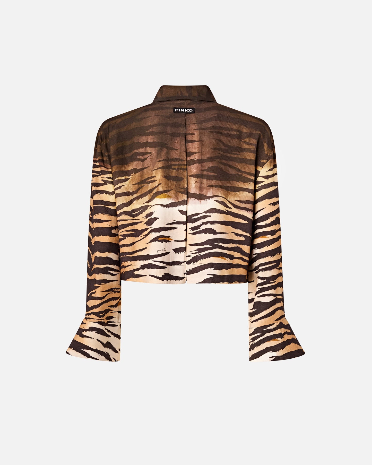 Cropped shirt with animal print