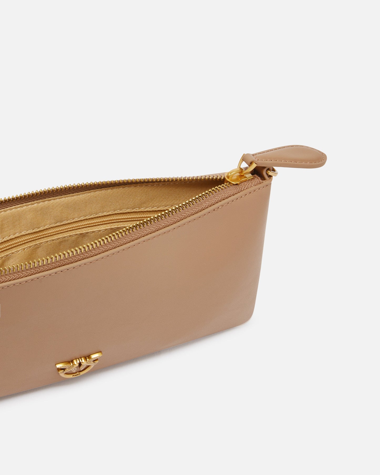 Horizontal Flat Bag in leather