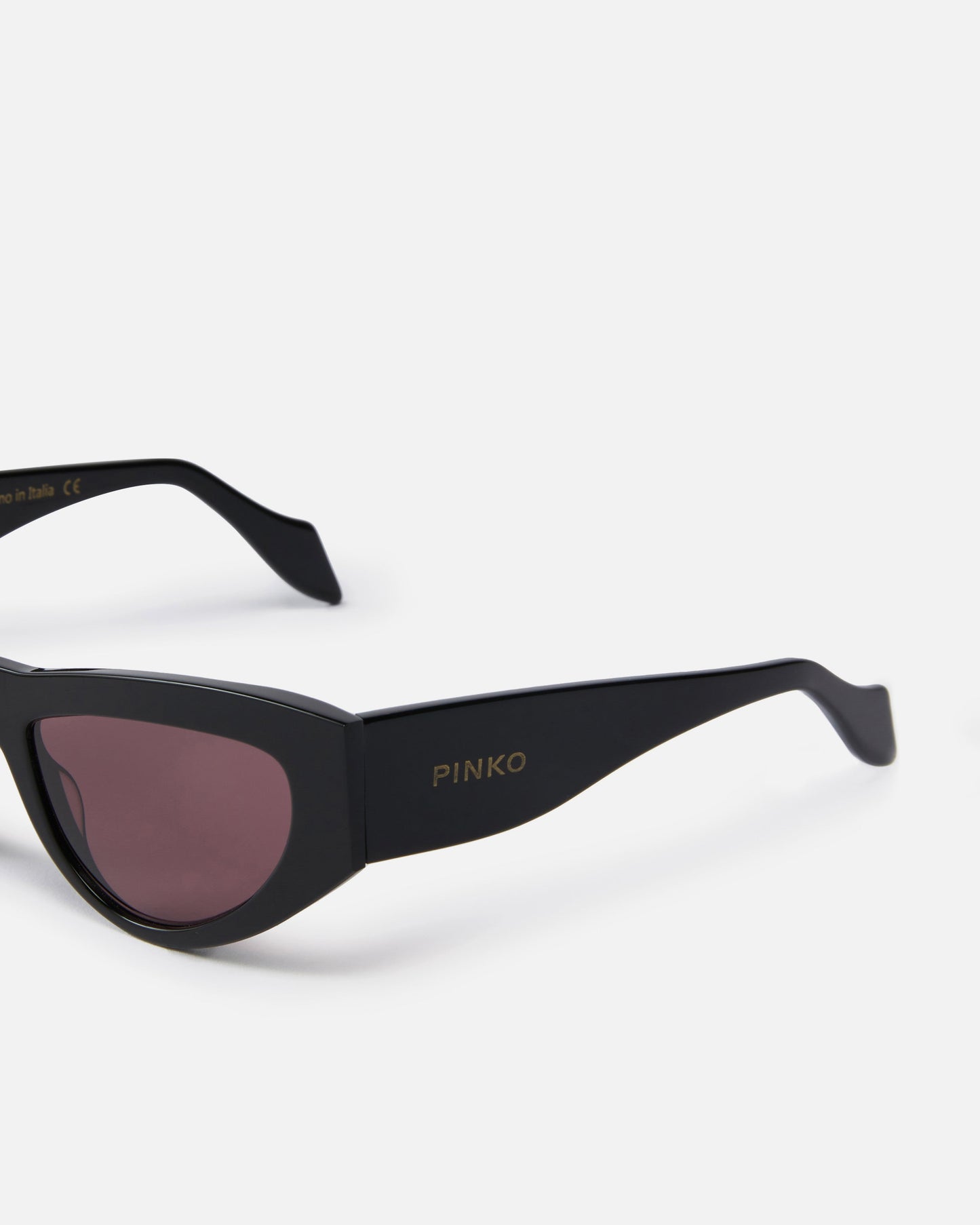 Cat-eye sunglasses