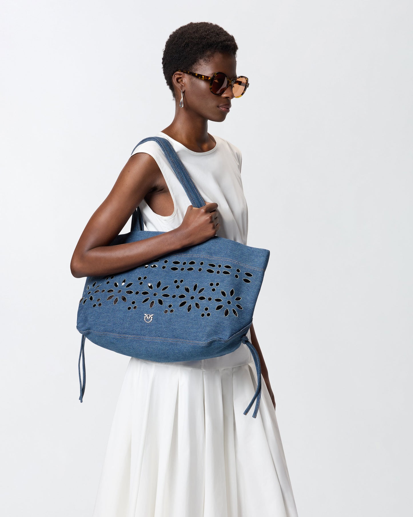 Medium shopper bag in denim with broderie anglaise