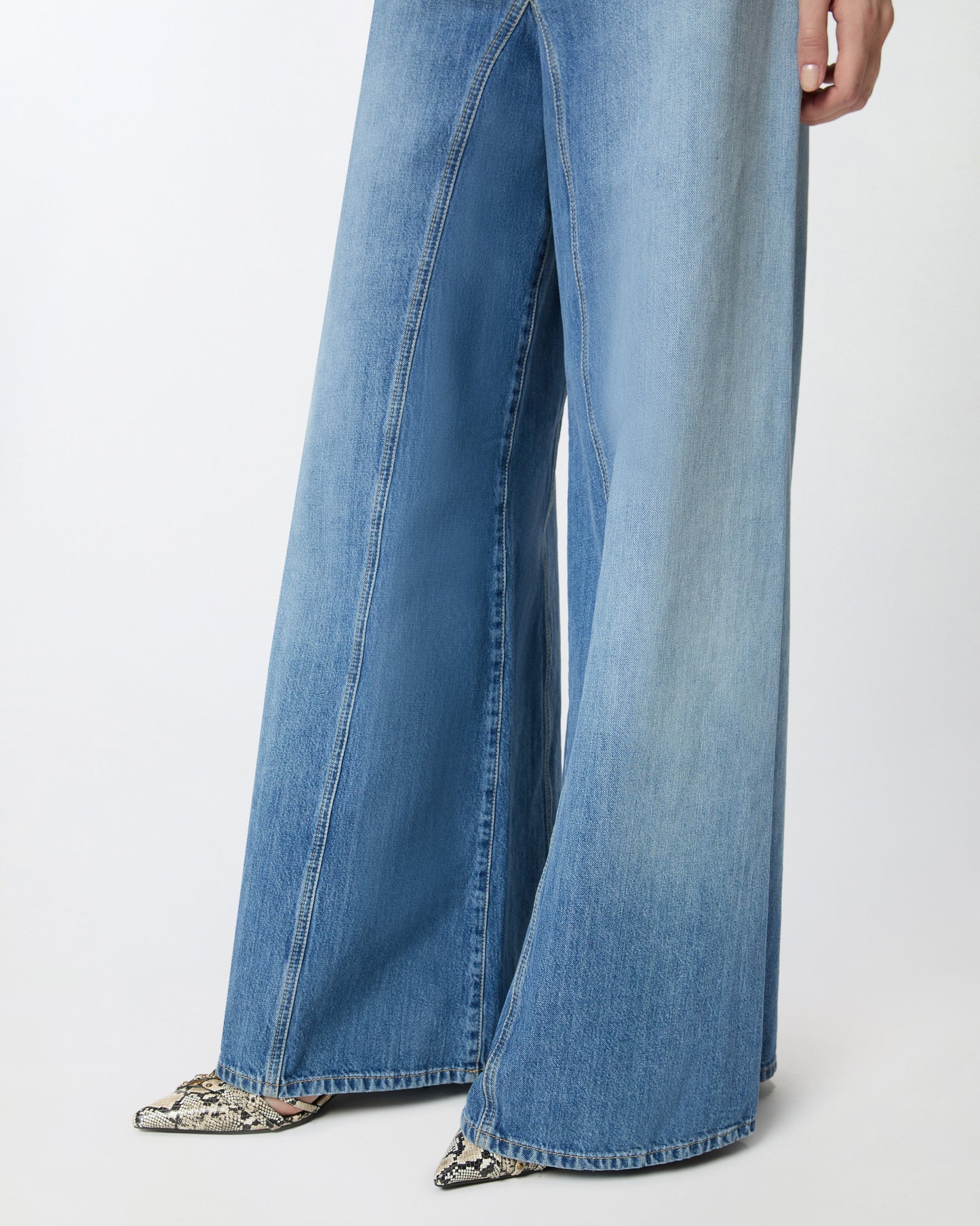 Flared jeans with super wide leg