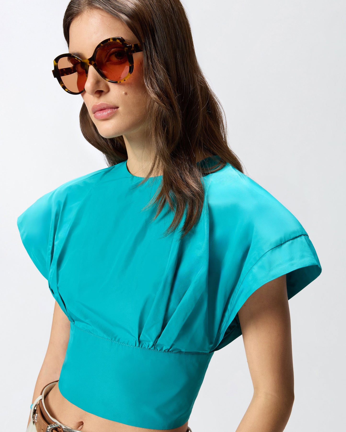 Crop top with wide sleeves