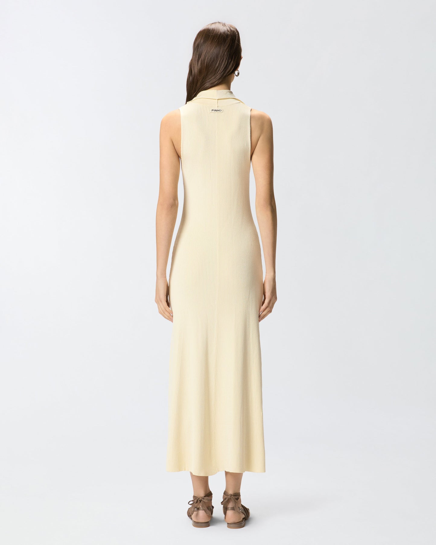 Long ribbed dress with bandana collar