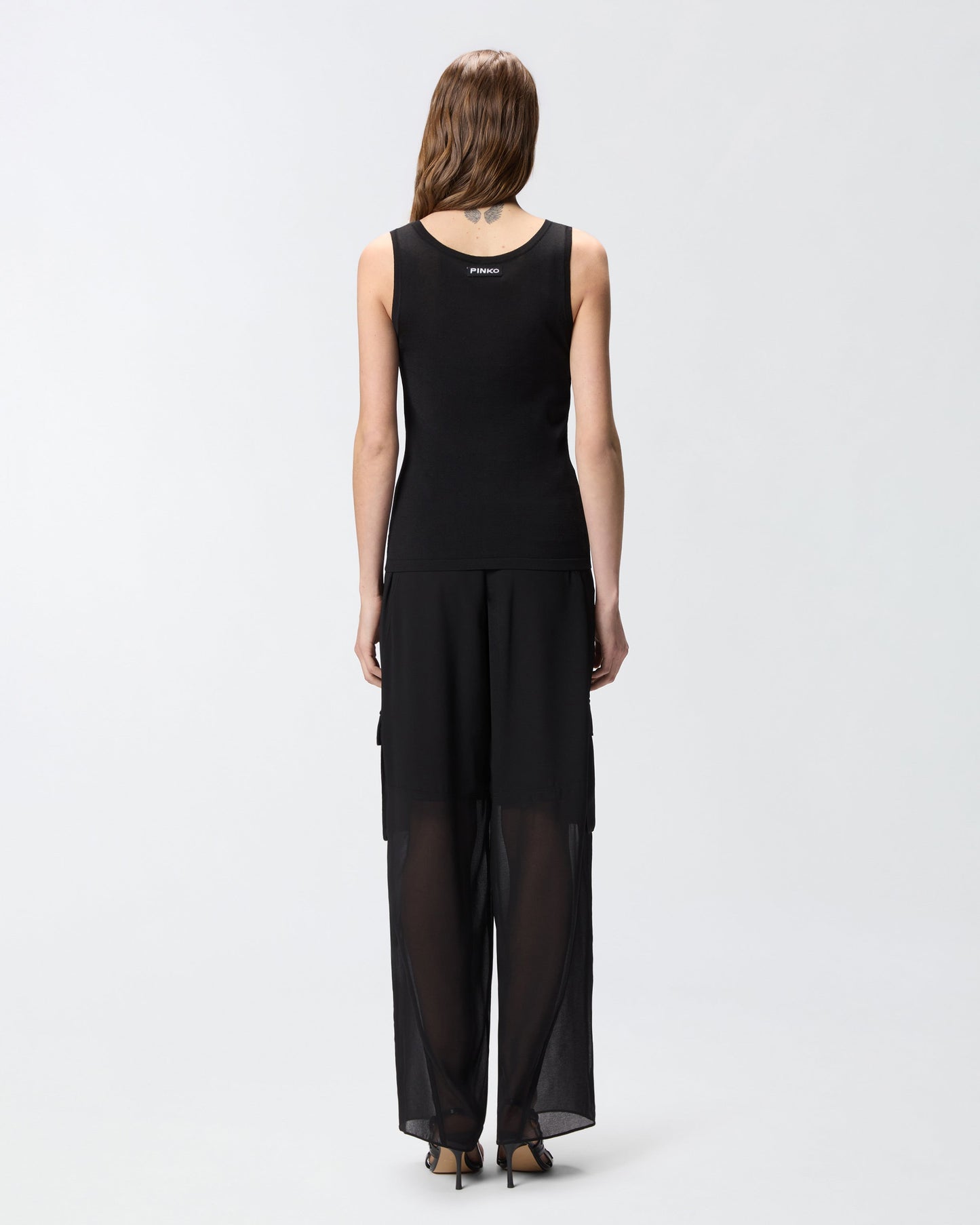 Knitted vest top with mother-of-pearl buttons