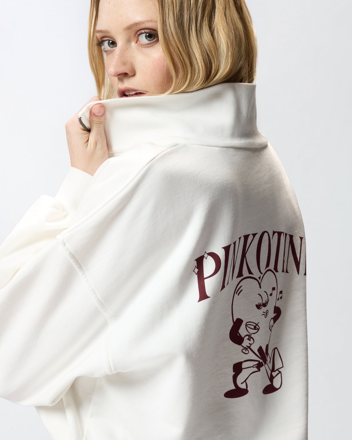 Sweatshirt with heart and logotini print