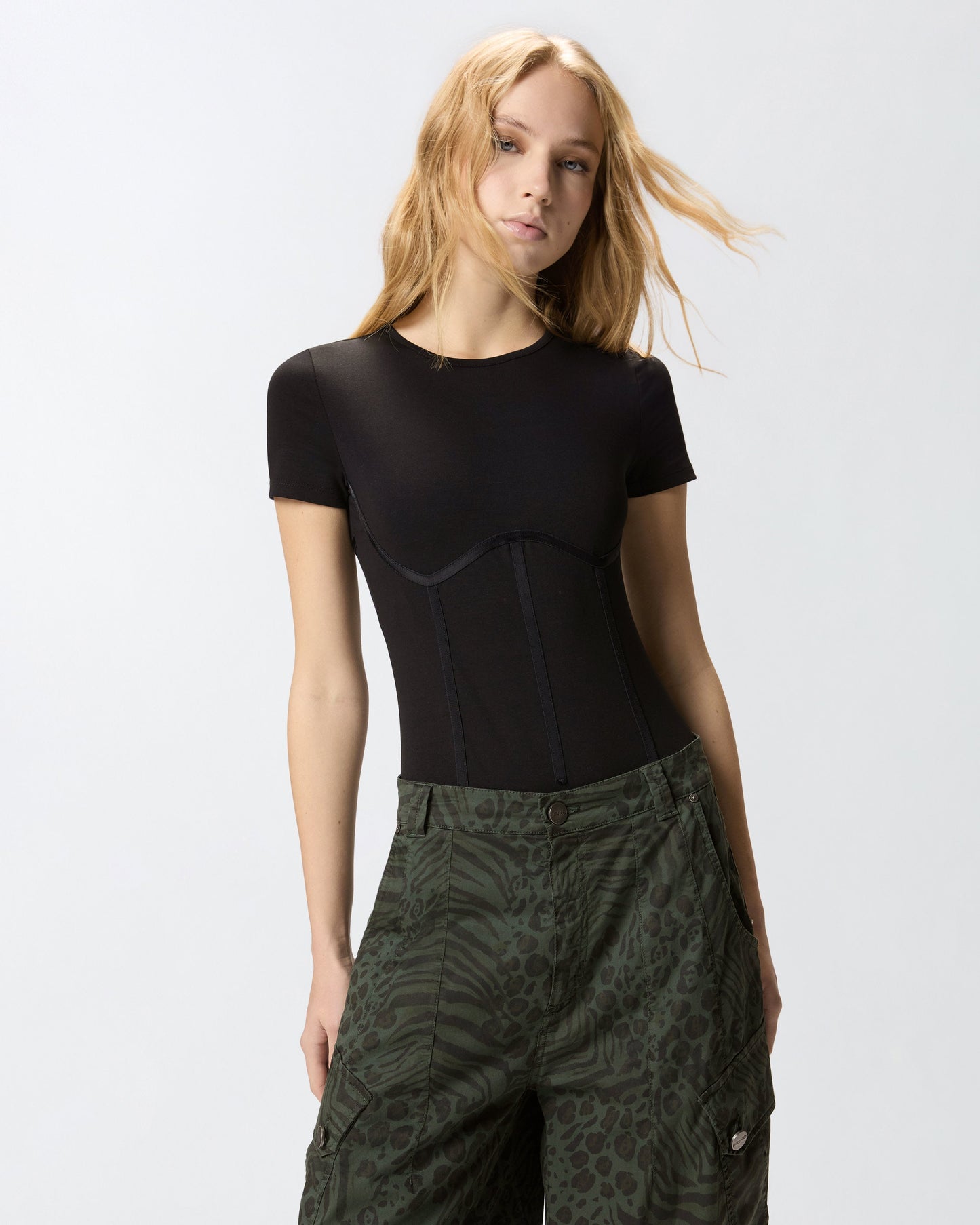 Short-sleeved corset bodysuit