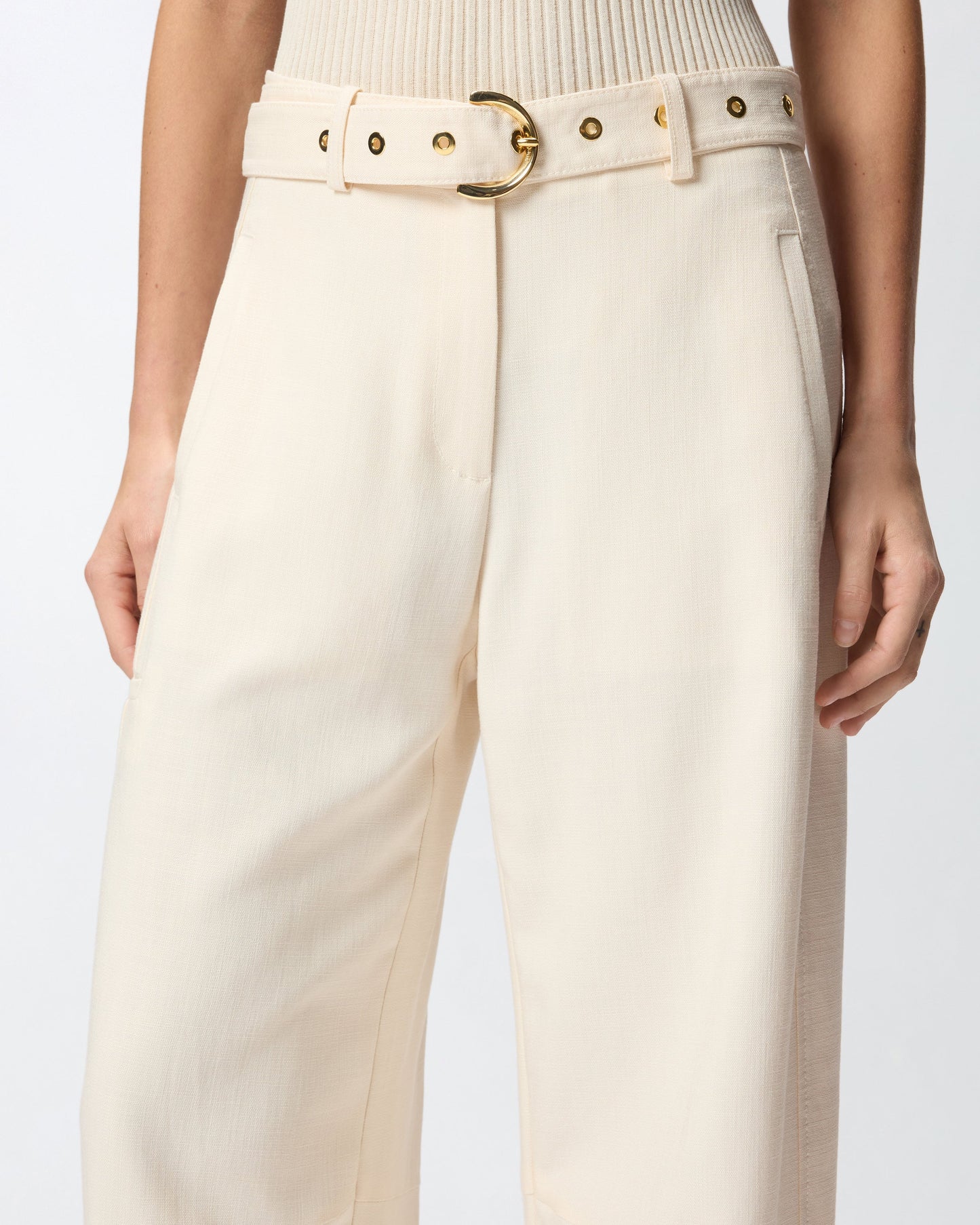 Trousers with belt