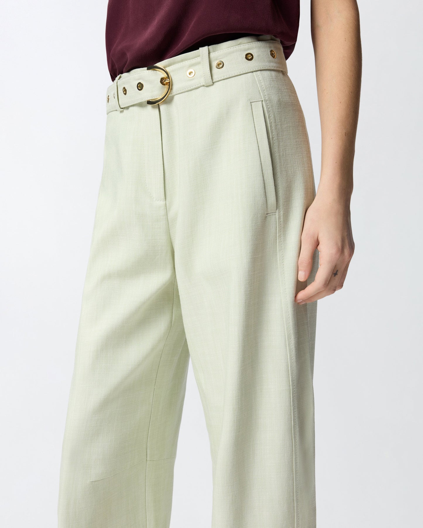 Trousers with belt