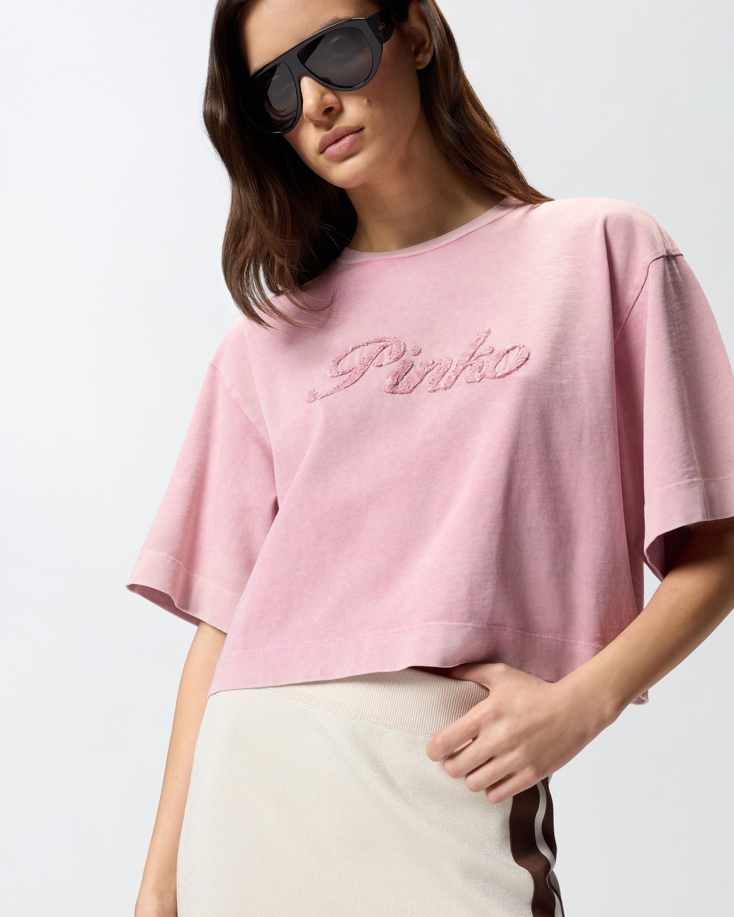 Cropped T-shirt with logo distressed embroidery