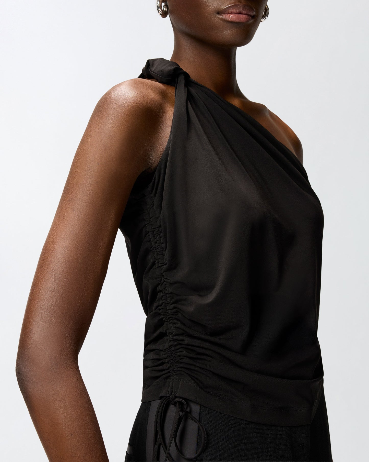 One-shoulder top with knot detail
