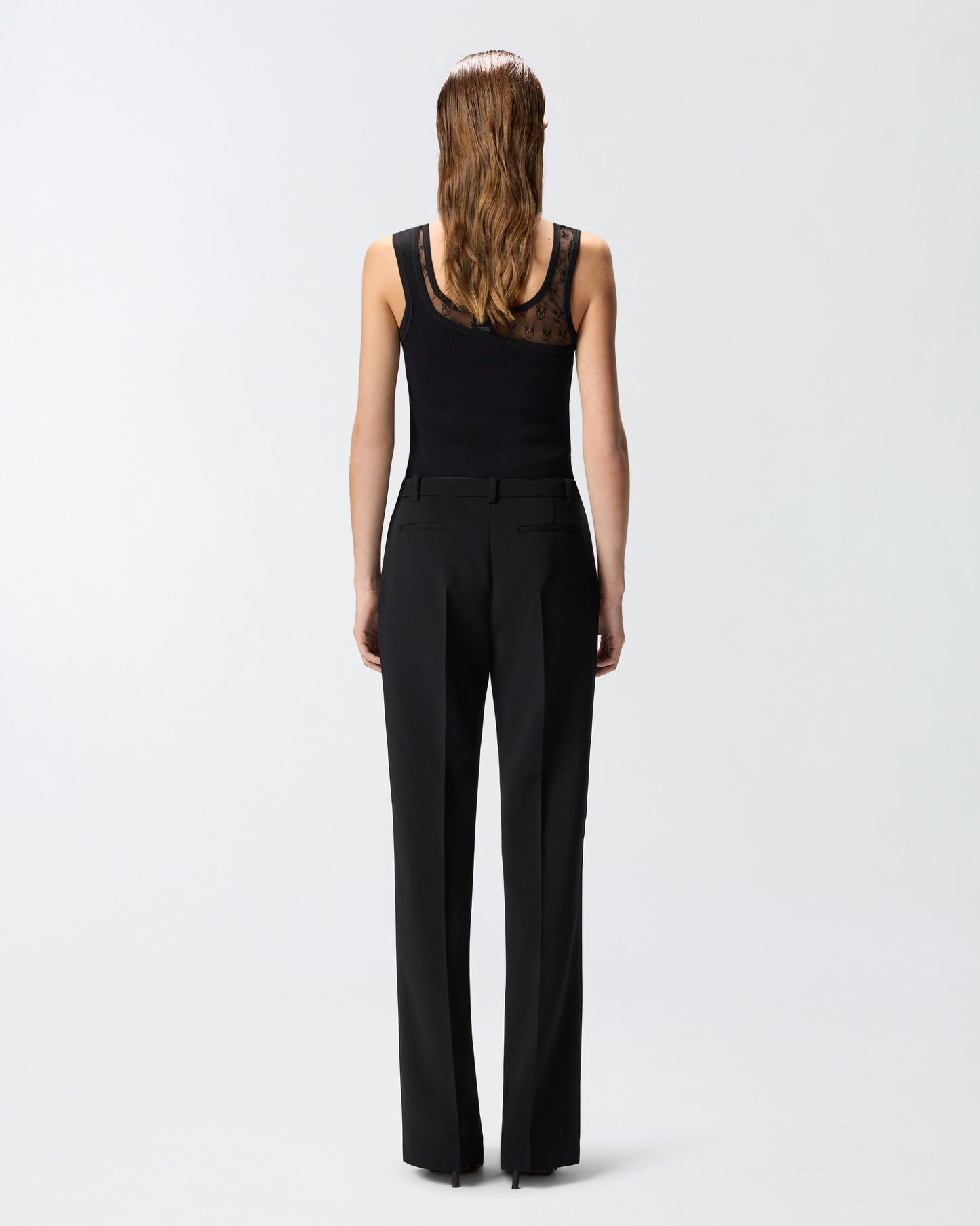 Trousers in canvas with pressed pleat detail