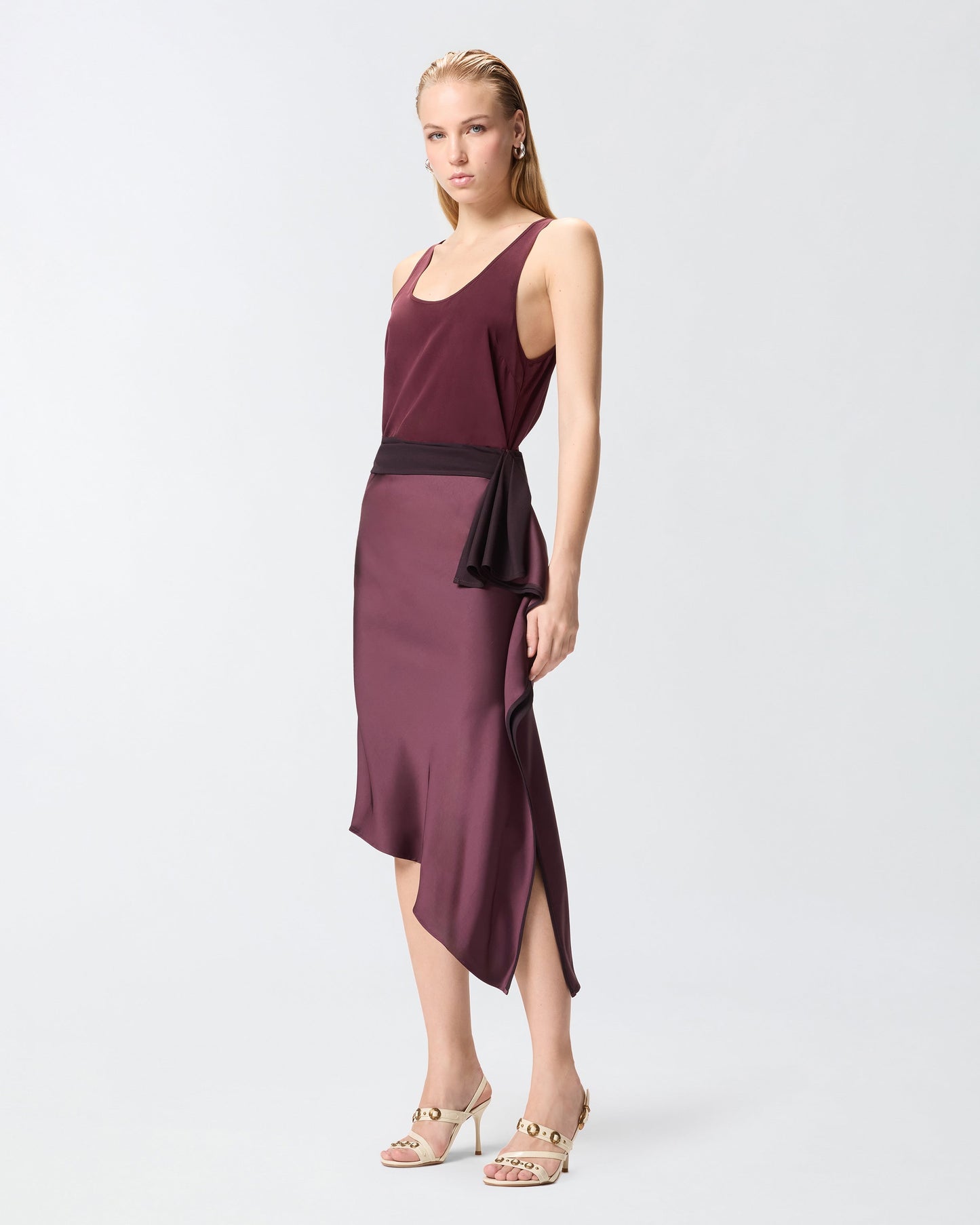 Asymmetric pencil skirt in satin