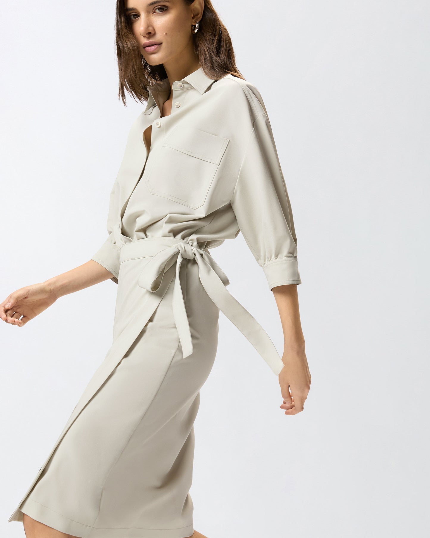 Midi dress with a shirt-style bodice