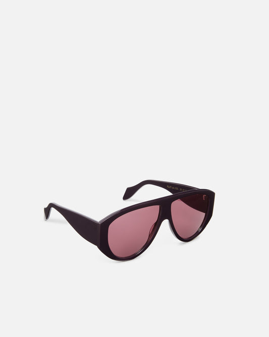Pilot-style sunglasses