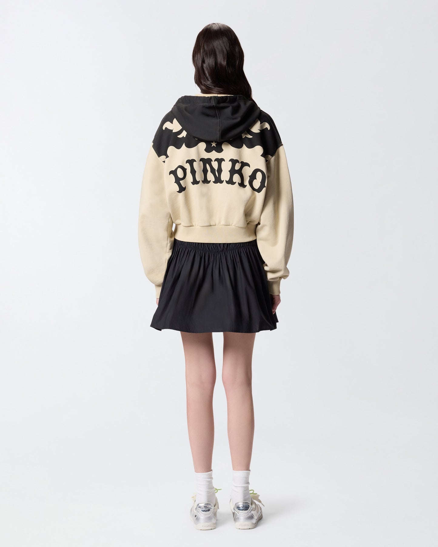 Short skirt with gathering and drawstring