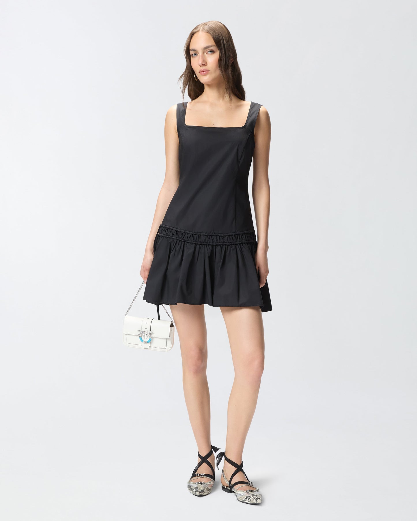 Short dress with gathering and drawstring