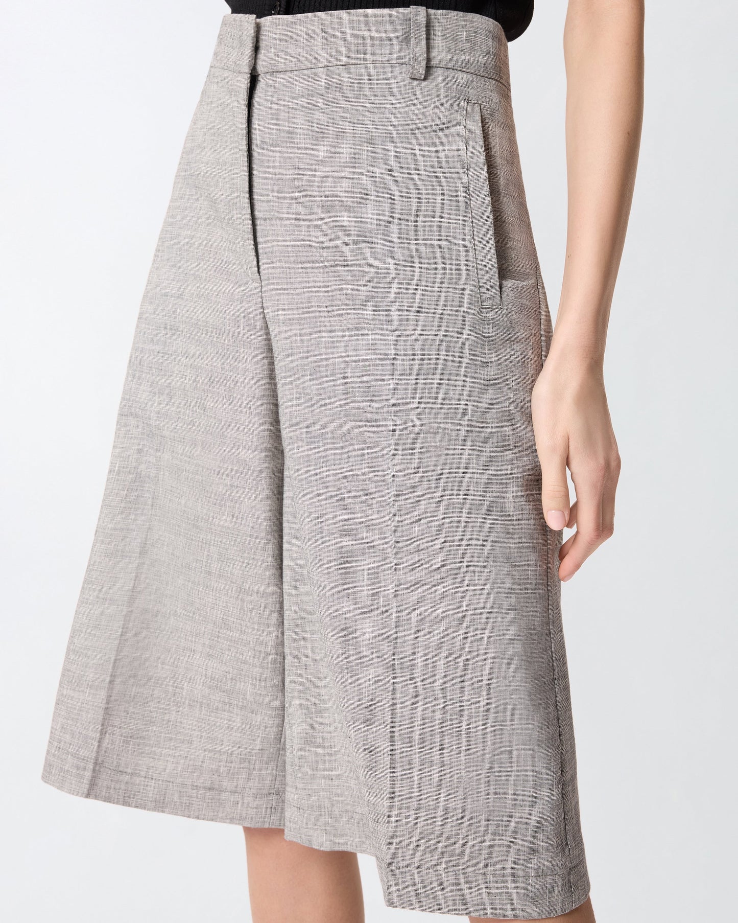Slub shorts with pressed pleat detail
