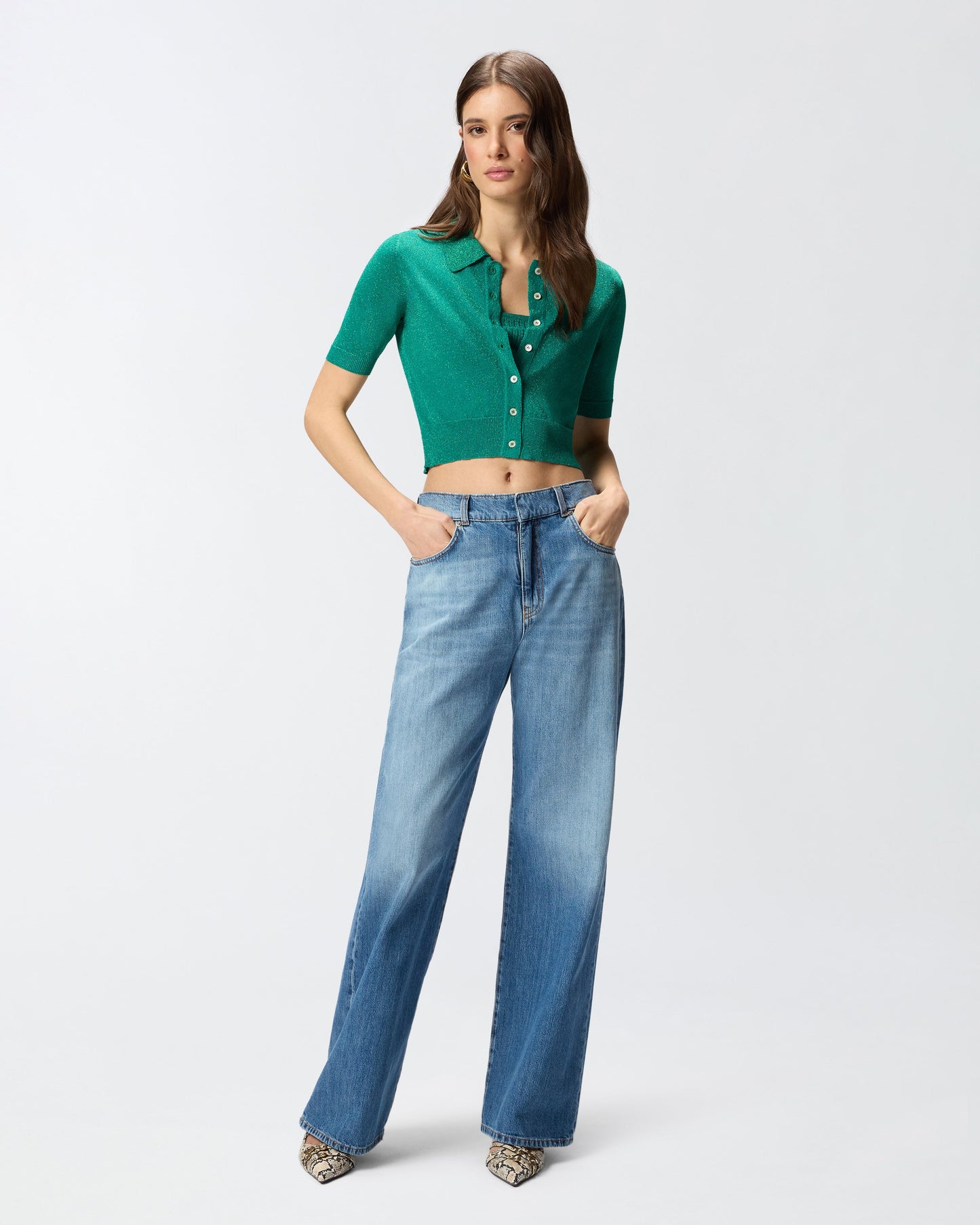 Cropped, short-sleeved cardigan with collar