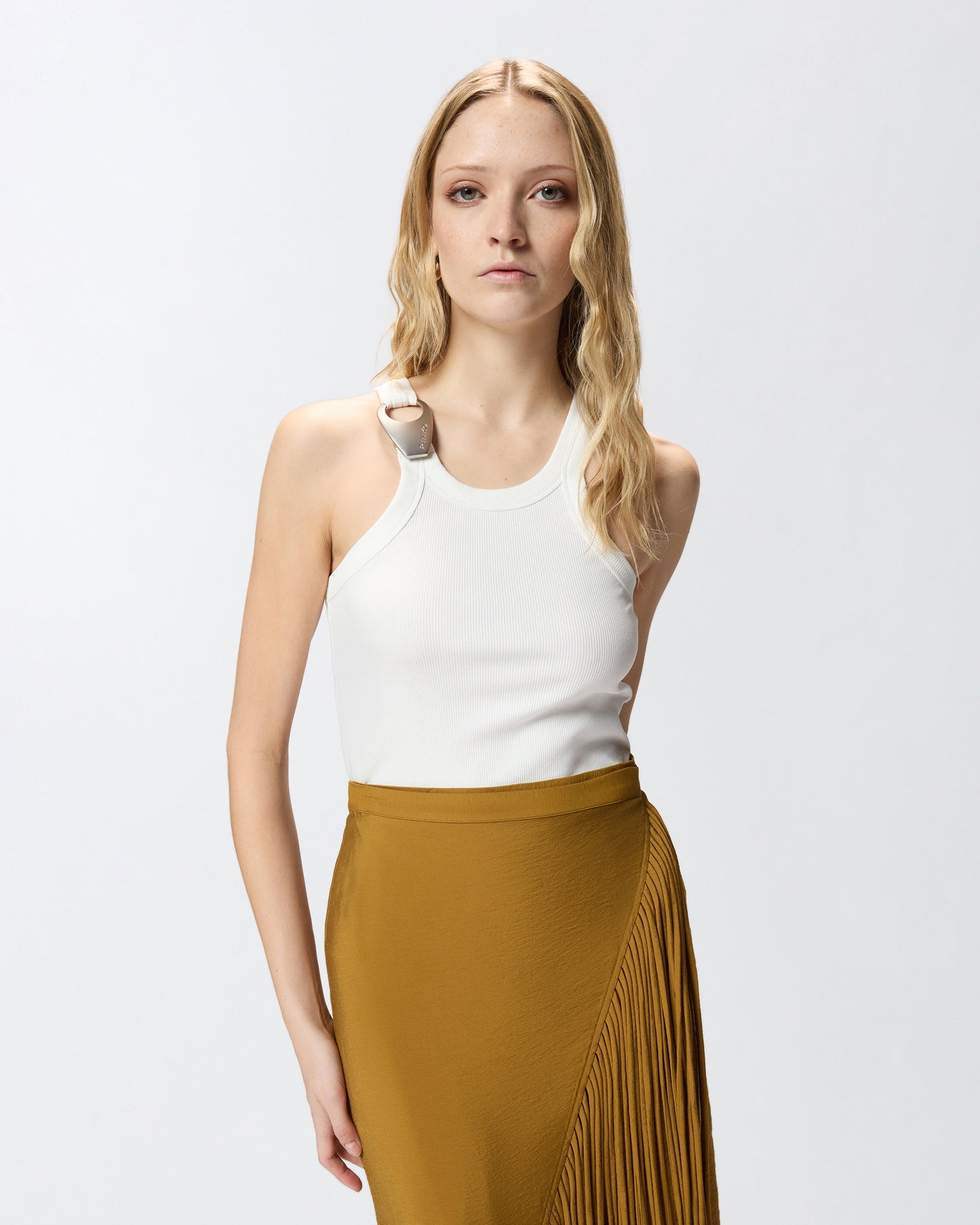 Vest top with pendant buckle
