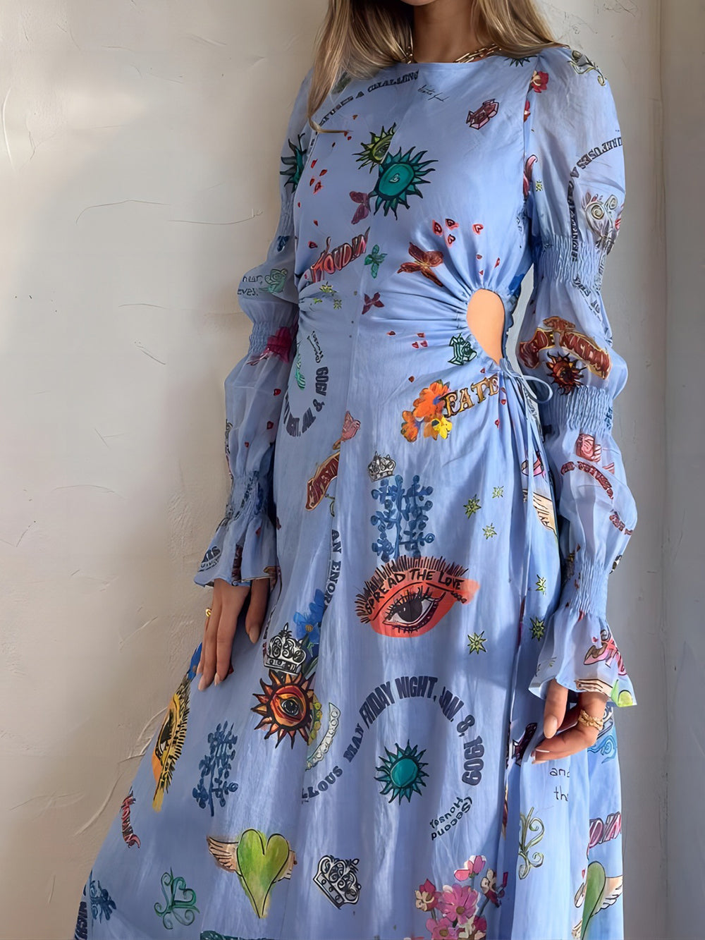 Short midi dress with cut-out and graffiti lantern print