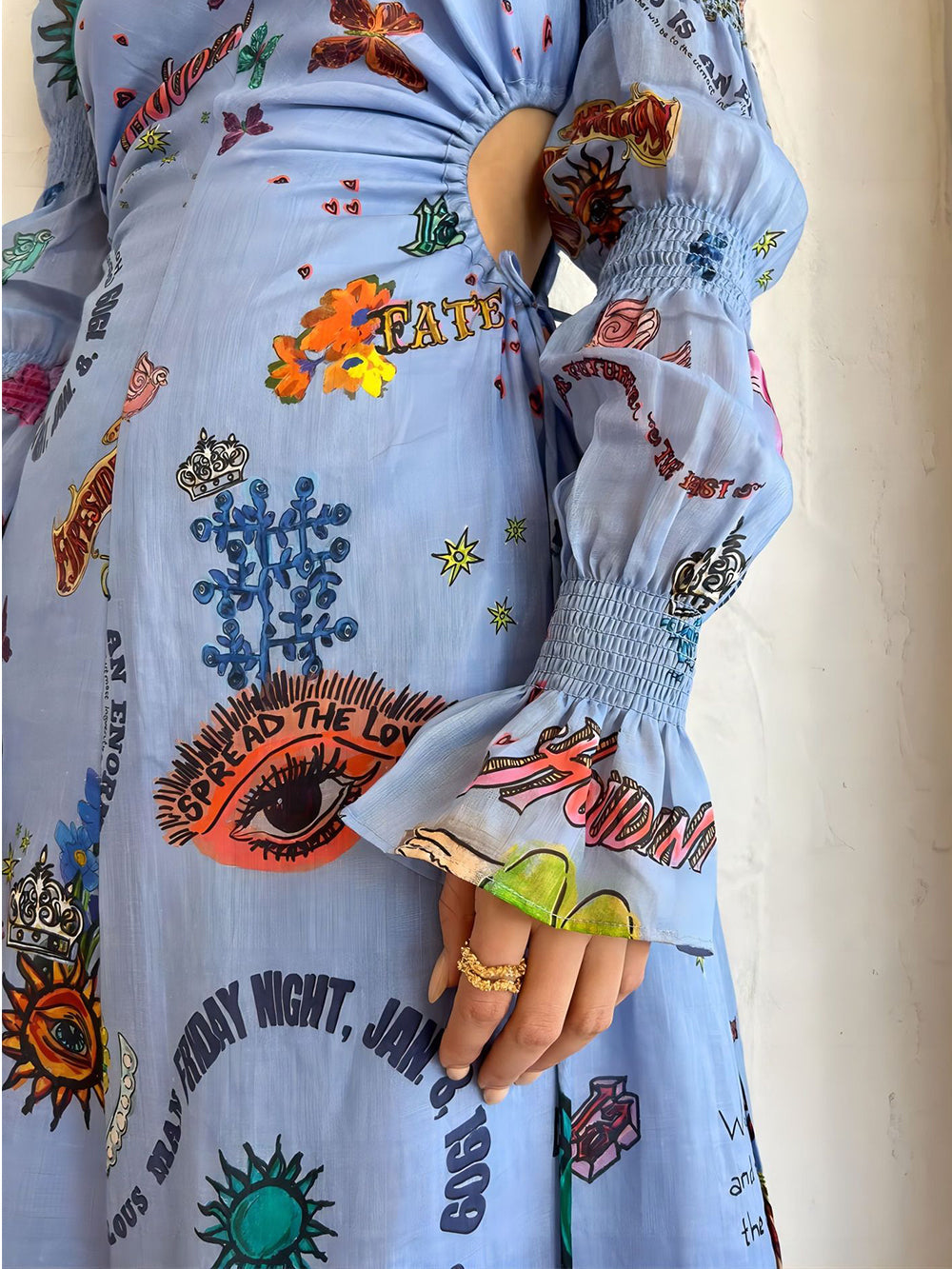 Short midi dress with cut-out and graffiti lantern print