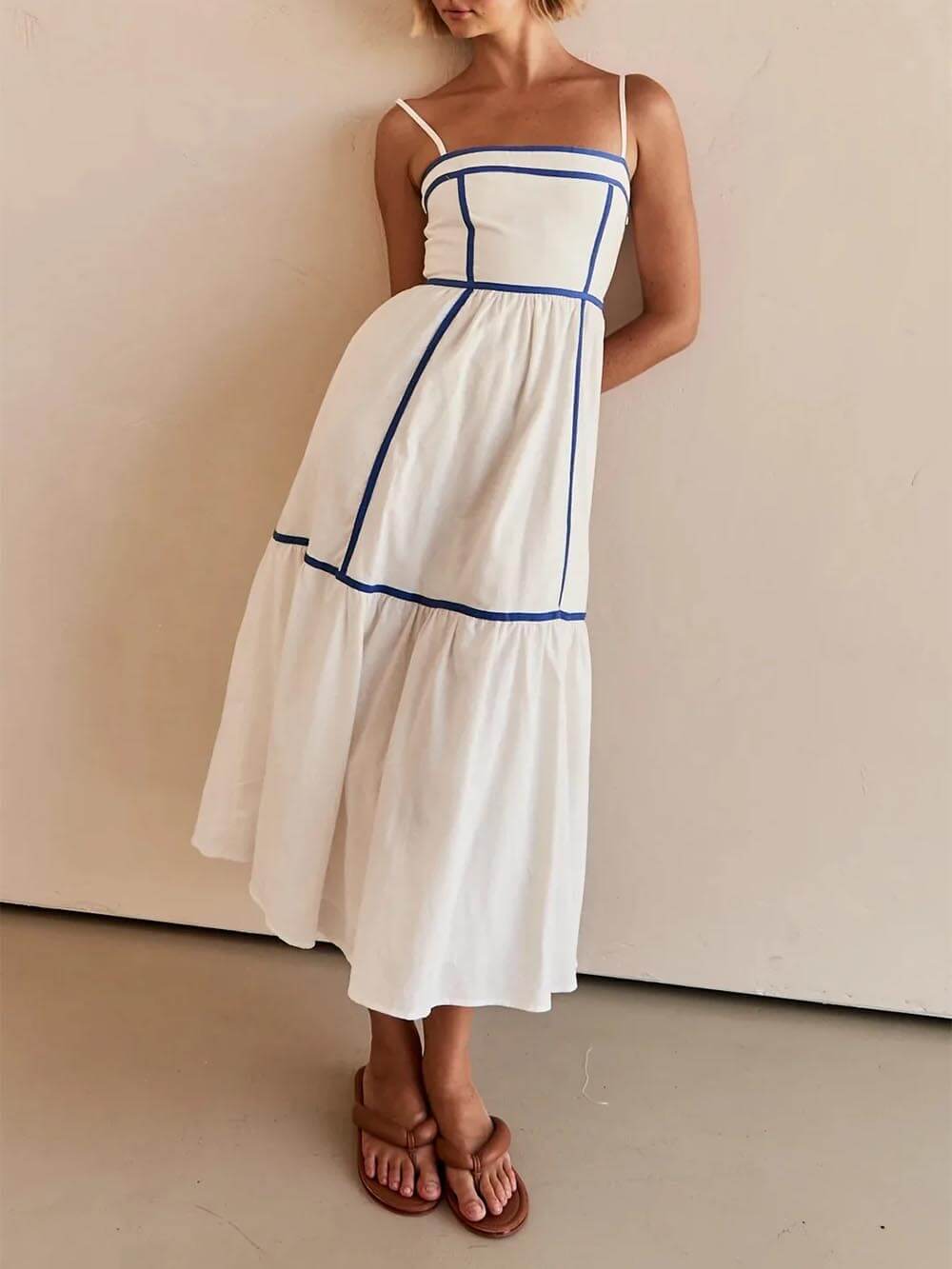 Midikleid mit Kontrastbesatz und verstellbaren Trägern