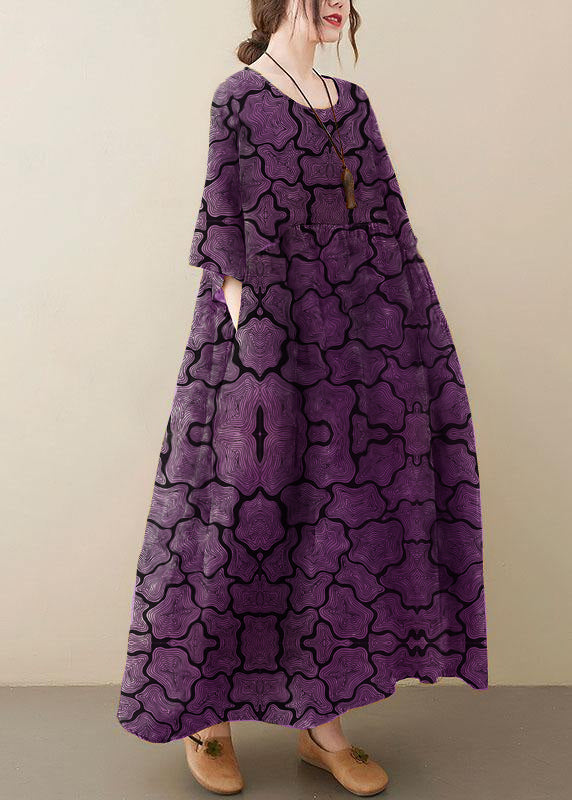 Naturfarbenes, hellgelbes Sommerkleid mit Rundhalsausschnitt und Taschen im Print-Design