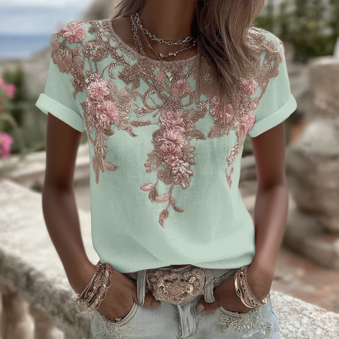 Damen Vintage T-Shirt mit rosa Rosenstickerei, Rundhals und kurzen Ärmeln aus Leinenmischung