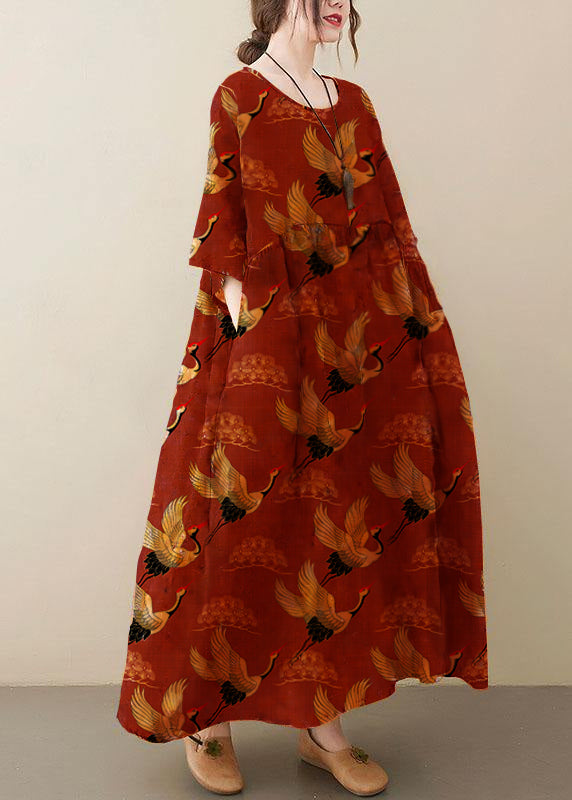 Naturfarbenes, hellgelbes Sommerkleid mit Rundhalsausschnitt und Taschen im Print-Design