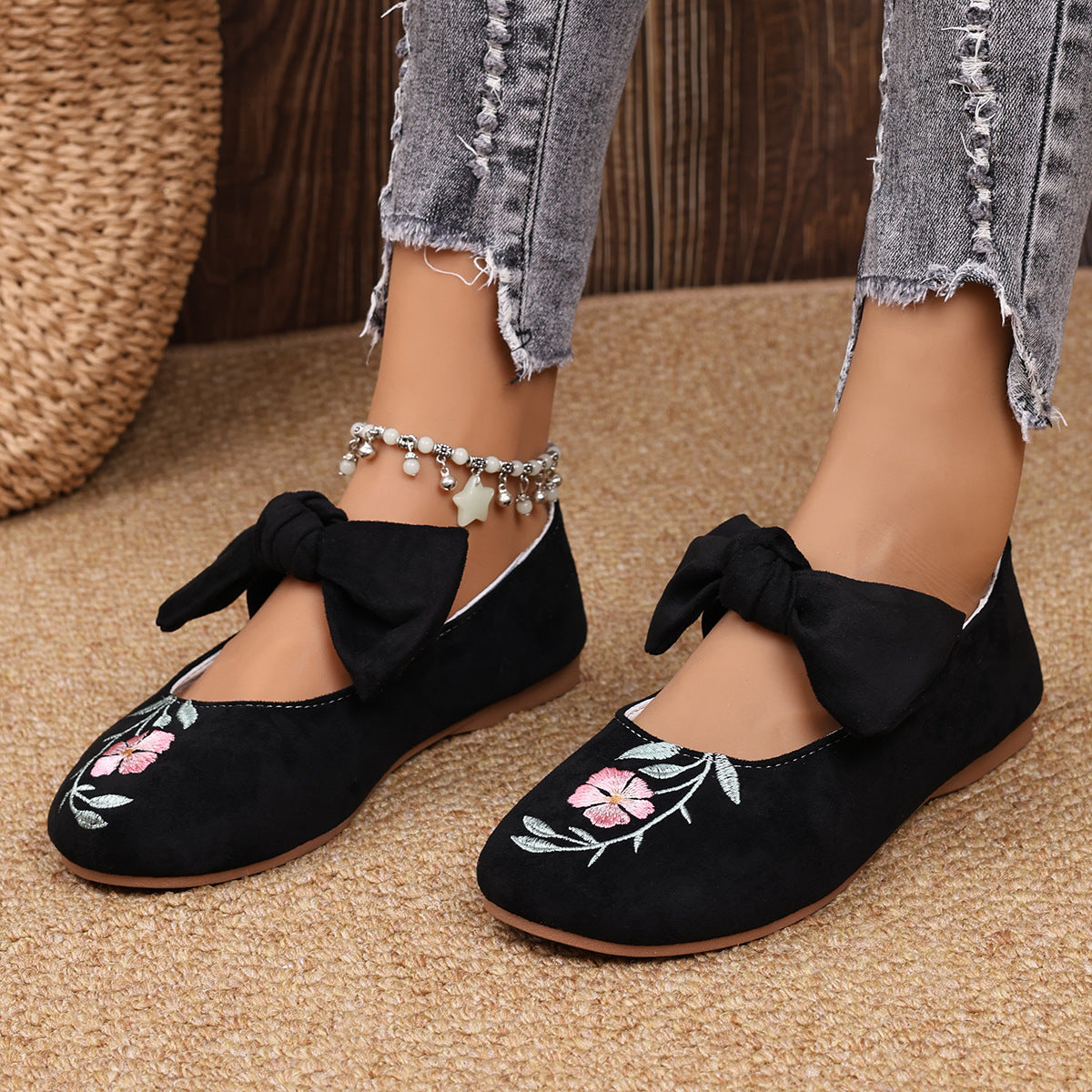 Neue bestickte Ballerinas mit Schleife