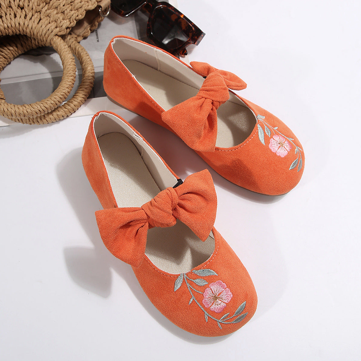 Neue bestickte Ballerinas mit Schleife