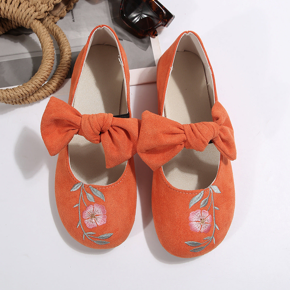 Neue bestickte Ballerinas mit Schleife