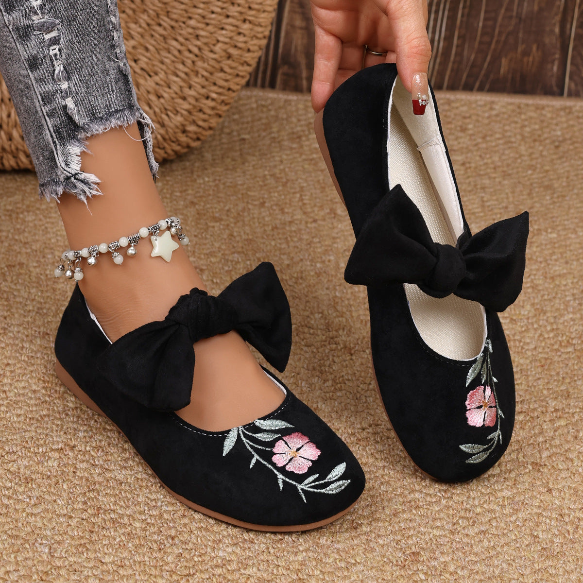 Neue bestickte Ballerinas mit Schleife