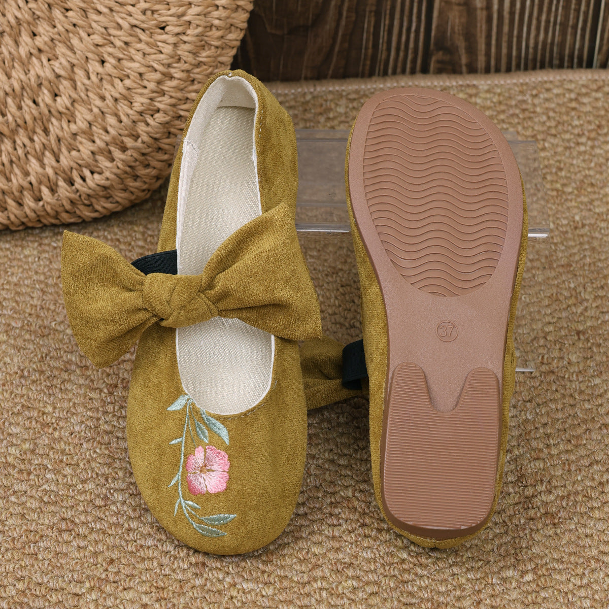 Neue bestickte Ballerinas mit Schleife