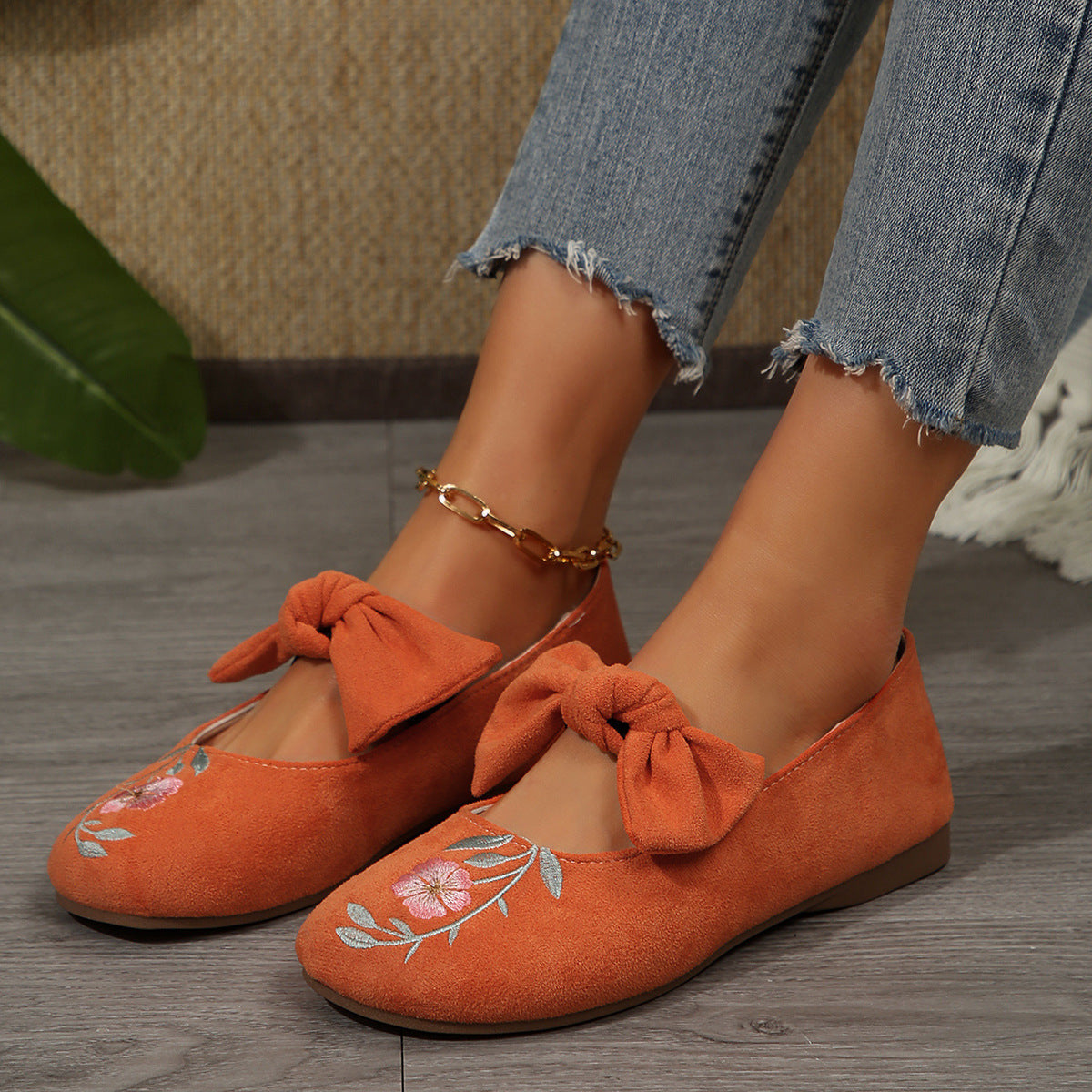 Neue bestickte Ballerinas mit Schleife