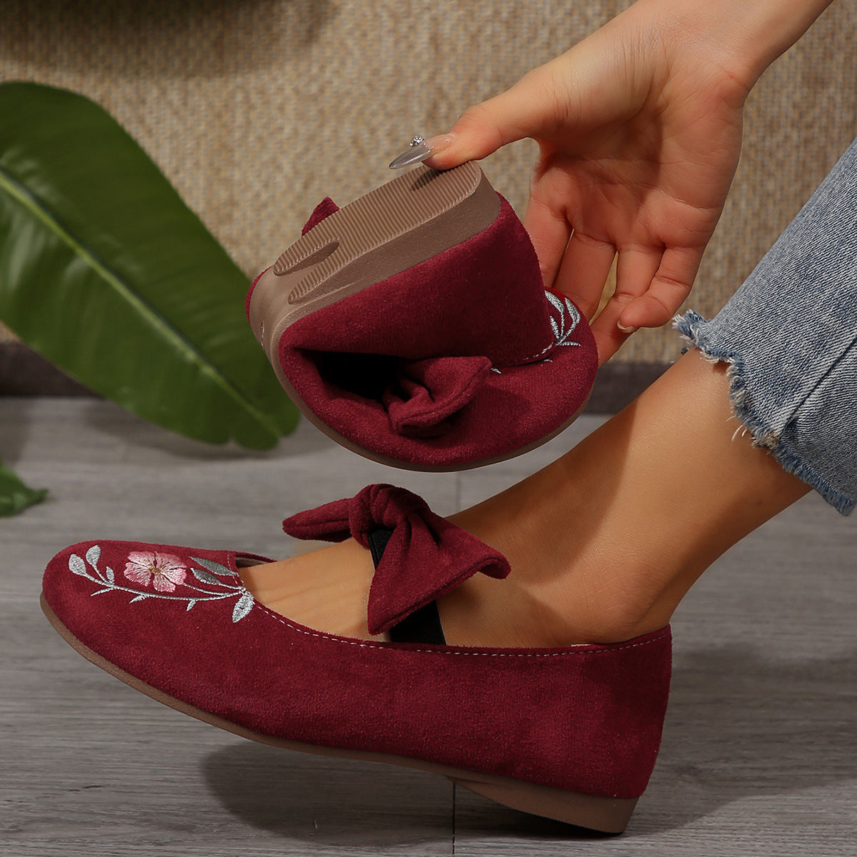 Neue bestickte Ballerinas mit Schleife