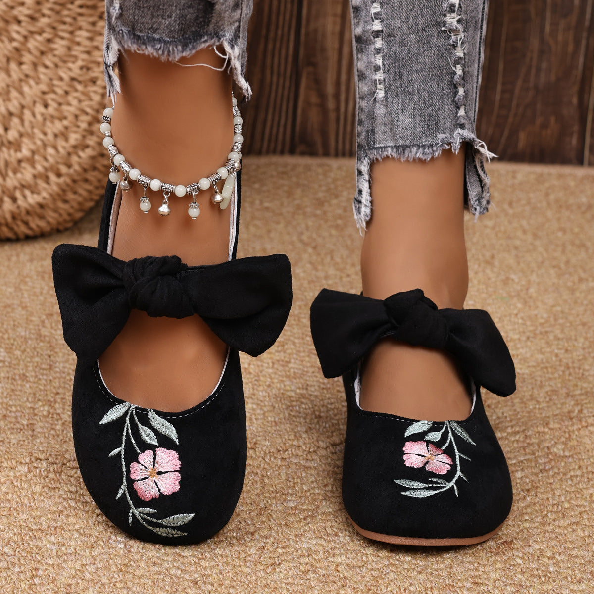Neue bestickte Ballerinas mit Schleife