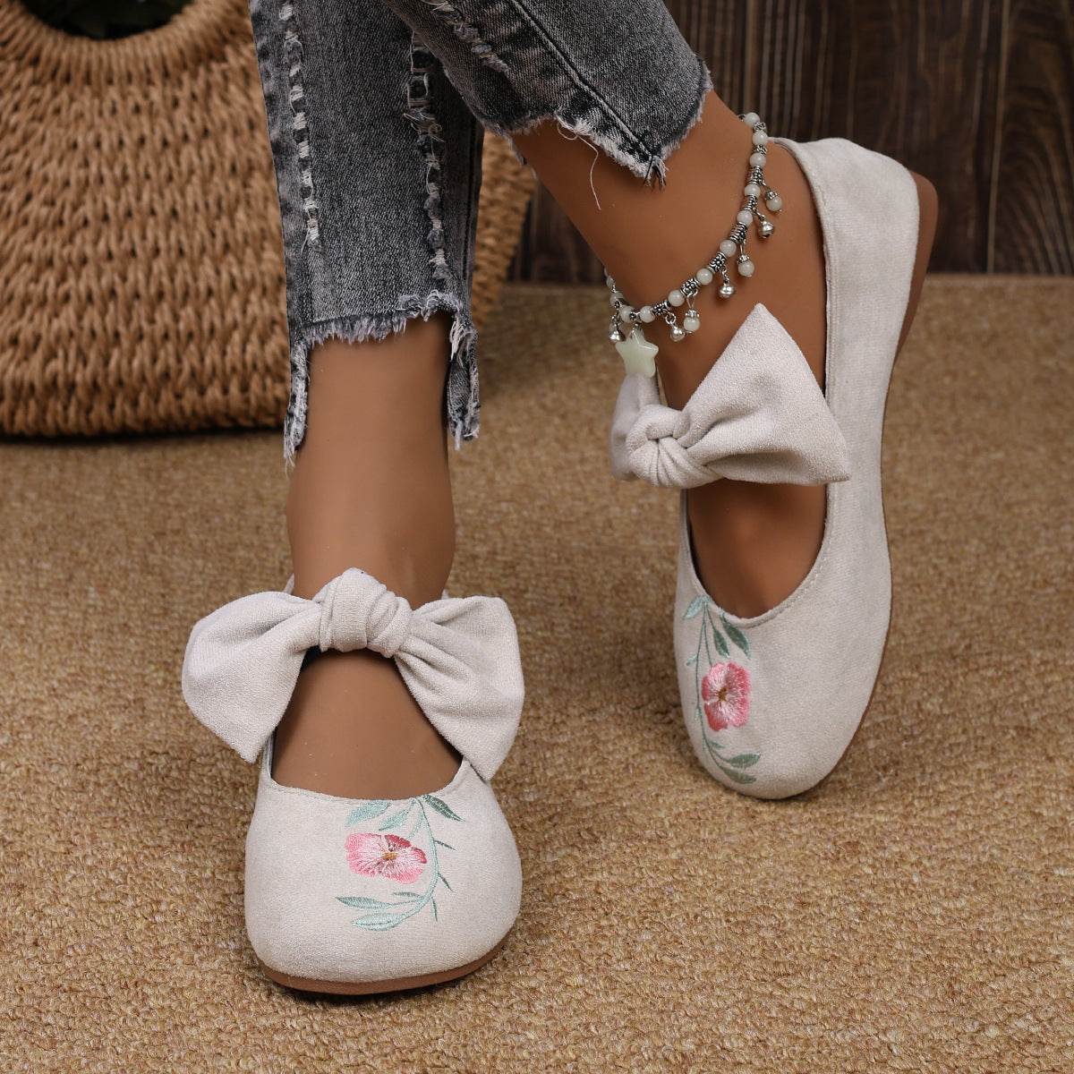 Neue bestickte Ballerinas mit Schleife