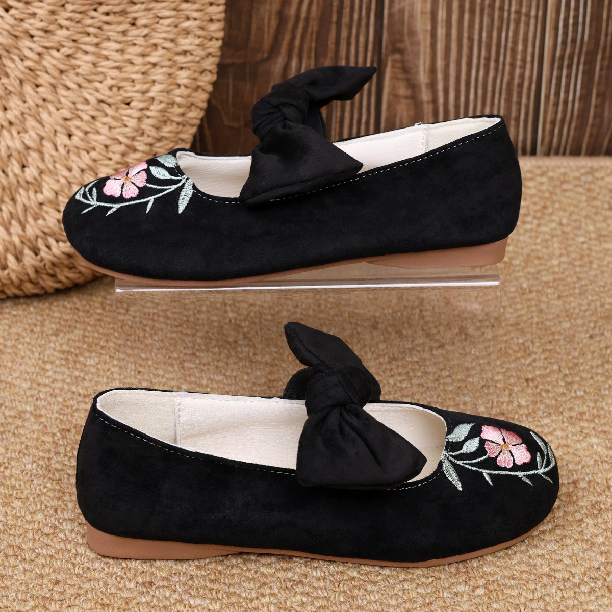 Neue bestickte Ballerinas mit Schleife
