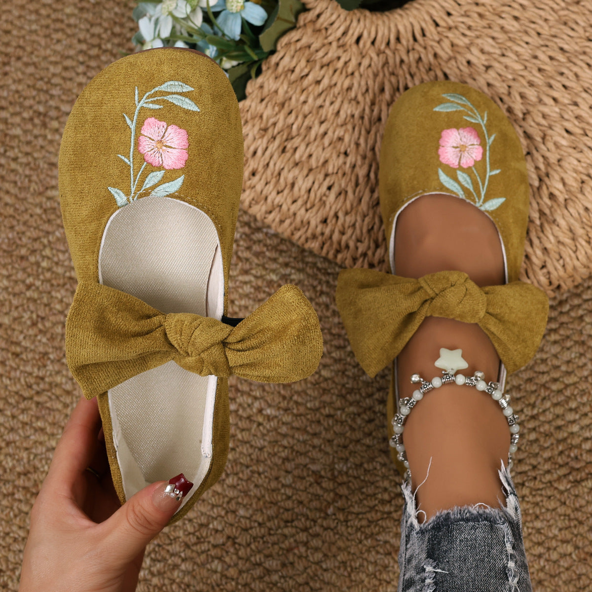 Neue bestickte Ballerinas mit Schleife