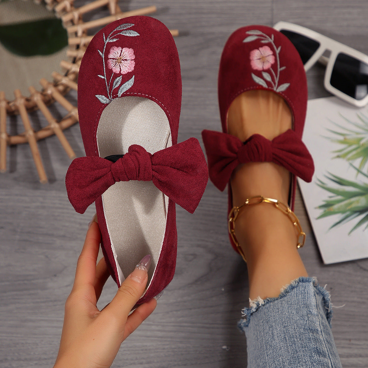 Neue bestickte Ballerinas mit Schleife