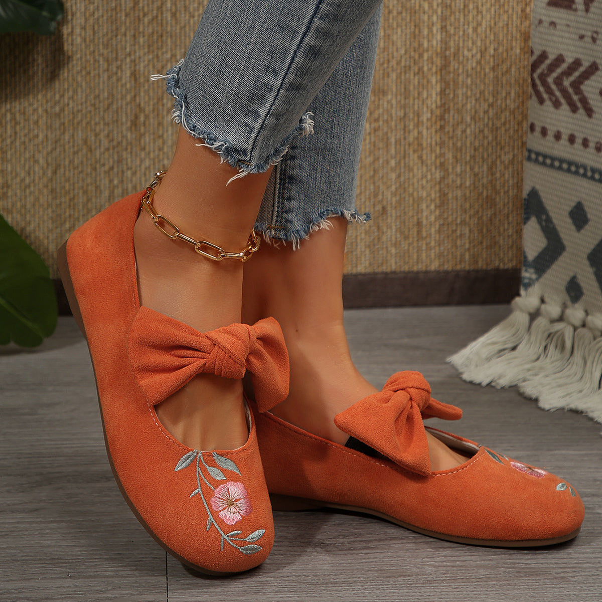 Neue bestickte Ballerinas mit Schleife