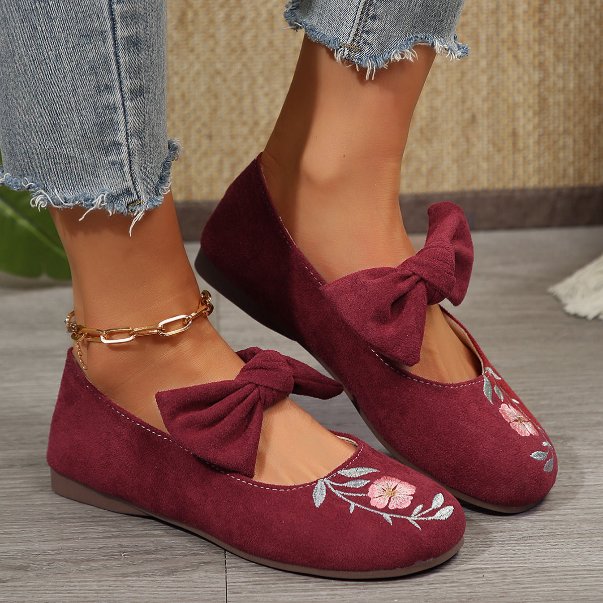 Neue bestickte Ballerinas mit Schleife