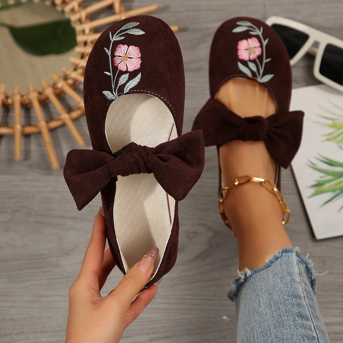 Neue bestickte Ballerinas mit Schleife