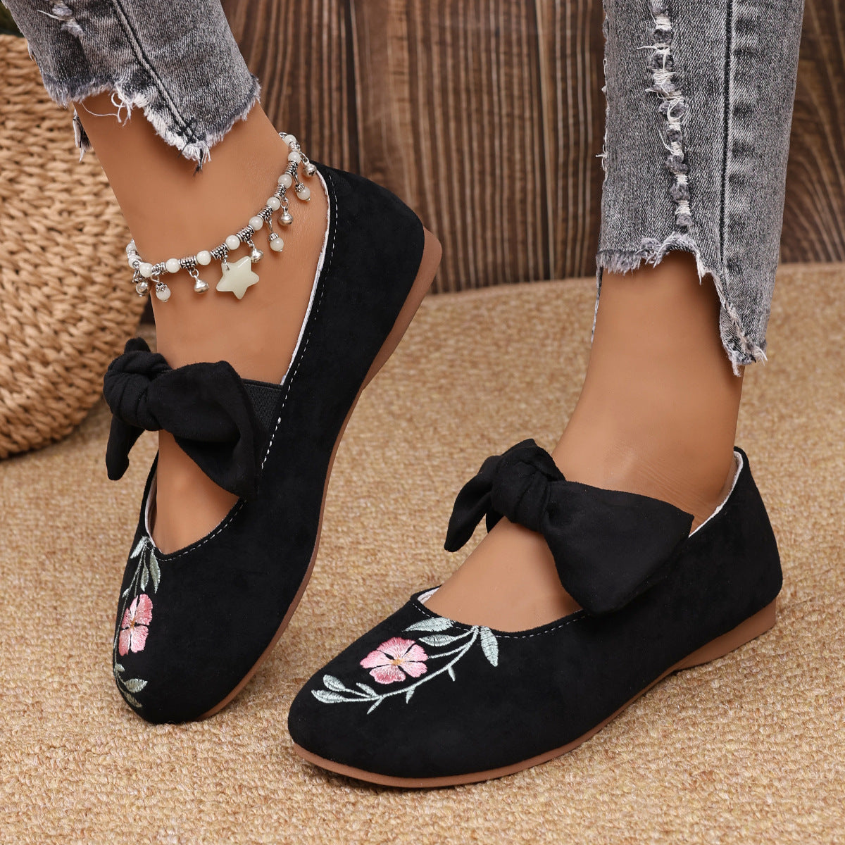 Neue bestickte Ballerinas mit Schleife