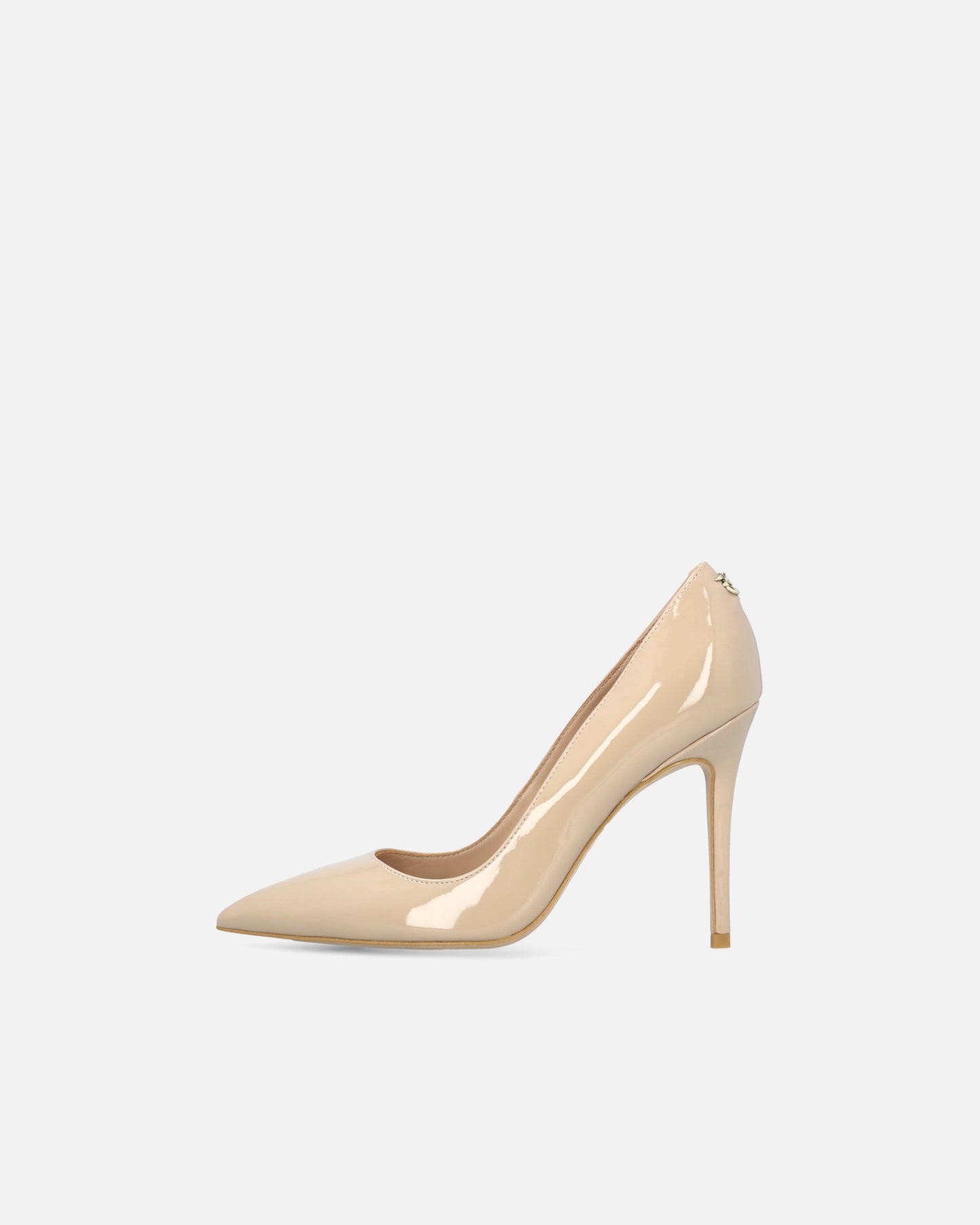 Shiny heeled pumps