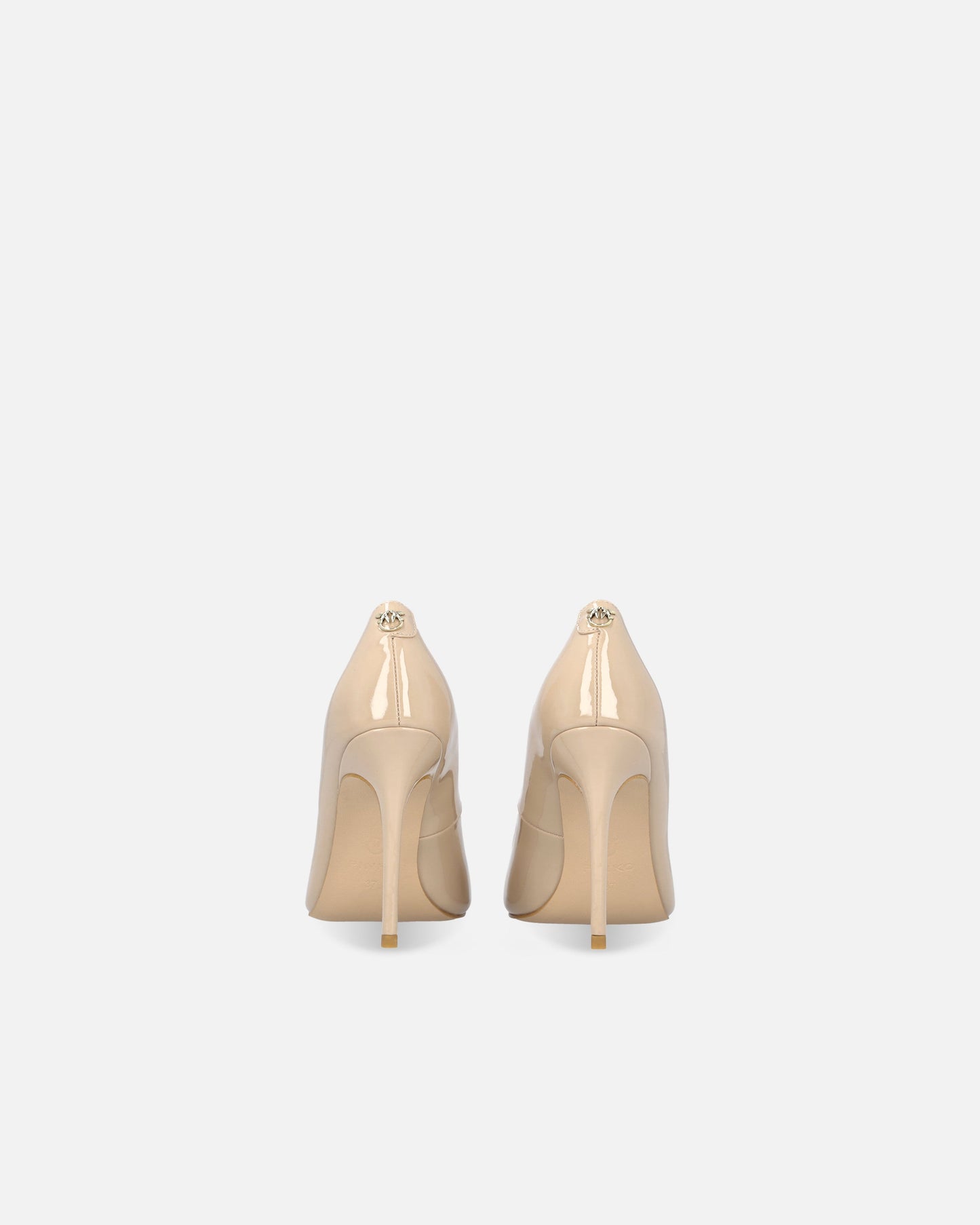 Shiny heeled pumps