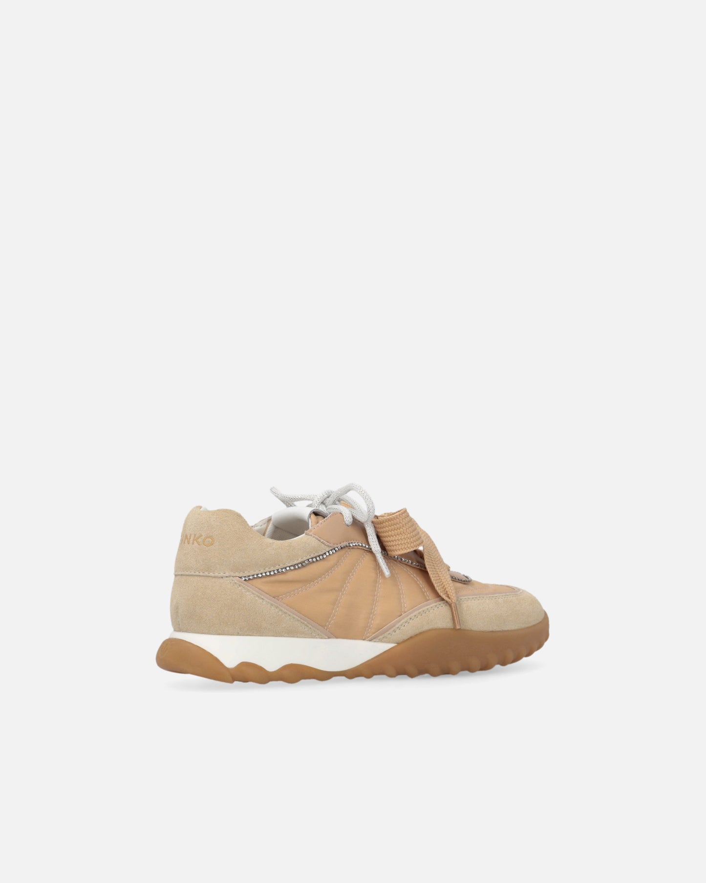 Sneakers with double laces