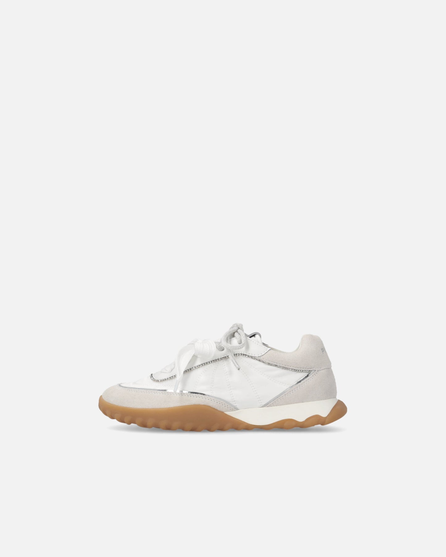 Sneakers with double laces