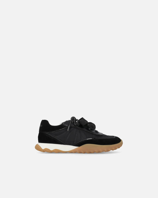 Sneakers with double laces
